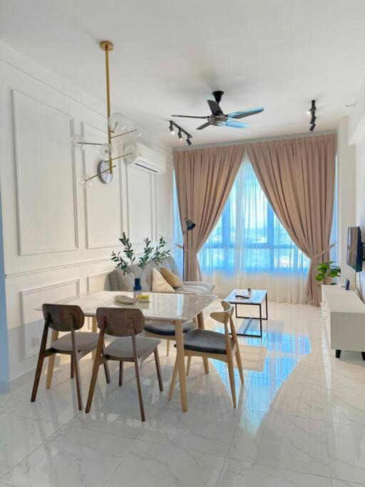 Netflix Two Bedroom Troika Kota Bharu Homestay 118 Exteriör bild
