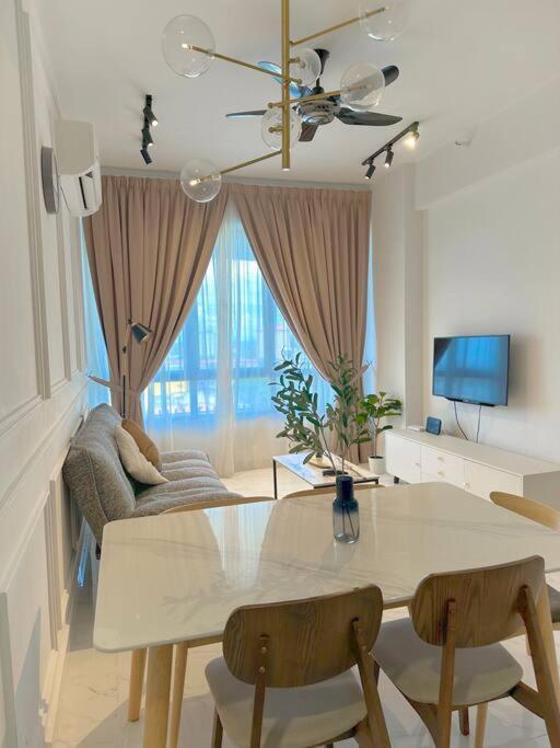 Netflix Two Bedroom Troika Kota Bharu Homestay 118 Exteriör bild