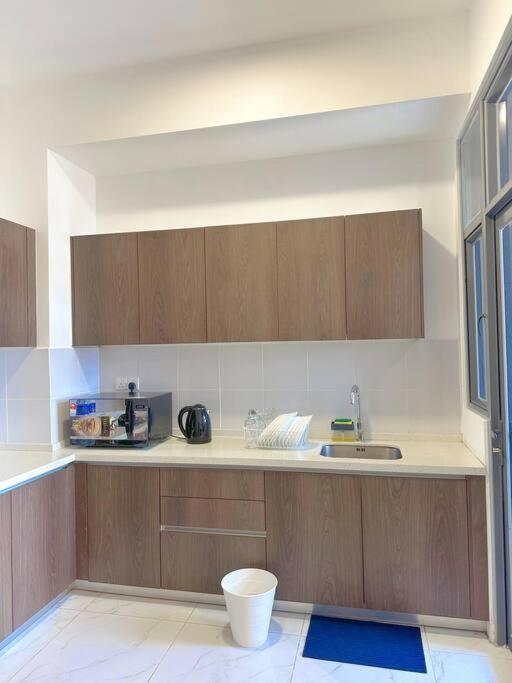 Netflix Two Bedroom Troika Kota Bharu Homestay 118 Exteriör bild