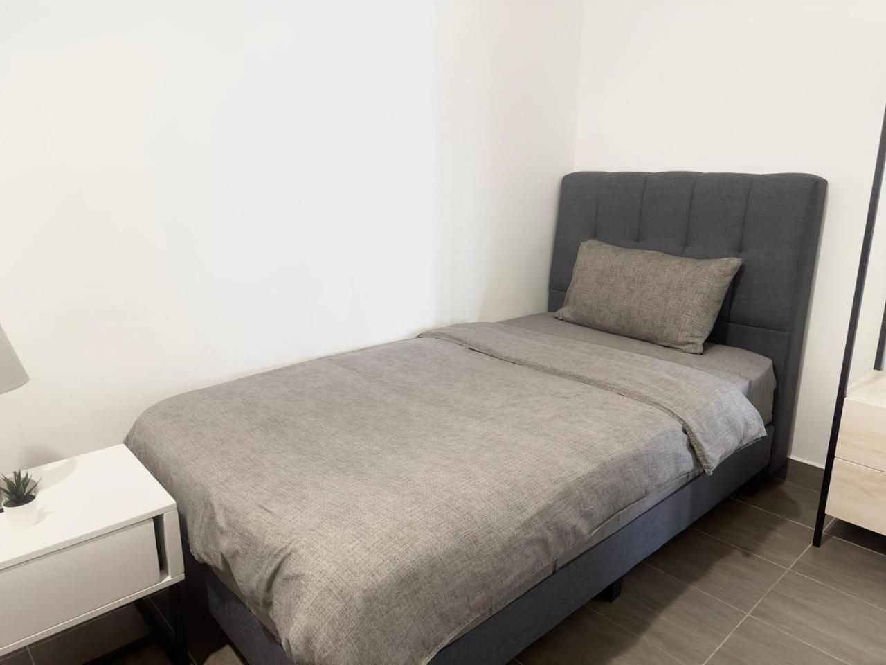 Netflix Two Bedroom Troika Kota Bharu Homestay 118 Exteriör bild